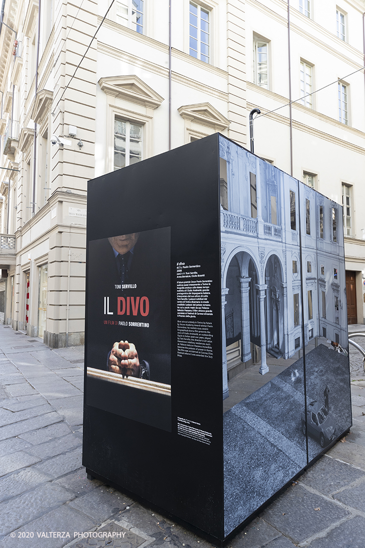 _G3I2860.jpg - 27/02/2020. Torino. Nei punti della cittÃ  dove sono stati realizzati film importanti, sono allestiti supporti di forte impatto visivo e iconografico ( totem) per unâ€™accoglienza immersiva e suggestiva in una Torino â€˜cinema friendlyâ€™. In questo modo 20 luoghi â€˜cinematograficamenteâ€™ significativi come piazze e palazzi del centro cittadino sono le tappe di un percorso che permette di rivivere la storia del cinema torinese attraverso i 20 film piÃ¹ significativi. Nella foto il totem di Il Divo. Paolo Sorrentino nel 2008. Via Garibaldi/Via della Misericordia.