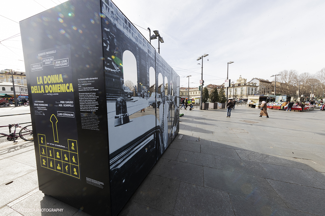 _G3I2978.jpg - 27/02/2020. Torino. Nei punti della cittÃ  dove sono stati realizzati film importanti, sono allestiti supporti di forte impatto visivo e iconografico ( totem) per unâ€™accoglienza immersiva e suggestiva in una Torino â€˜cinema friendlyâ€™. In questo modo 20 luoghi â€˜cinematograficamenteâ€™ significativi come piazze e palazzi del centro cittadino sono le tappe di un percorso che permette di rivivere la storia del cinema torinese attraverso i 20 film piÃ¹ significativi. Nella foto il totem di La Donna della Domenica. Luigi Comencini nel 1969 . Piazza della Repubblica.