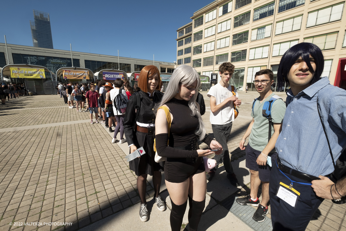 _DSF5321.jpg - 10/06/2022. Torino. L'evento richiama nel capoluogo piemontese decine di migliaia di appassionati di fumetto, manga, anime, cinema, games, esport, videogames e naturalmente gli immancabili cosplayer, provenienti da tutta Italia. Nella foto le code in entrata alla apertura dell'evento