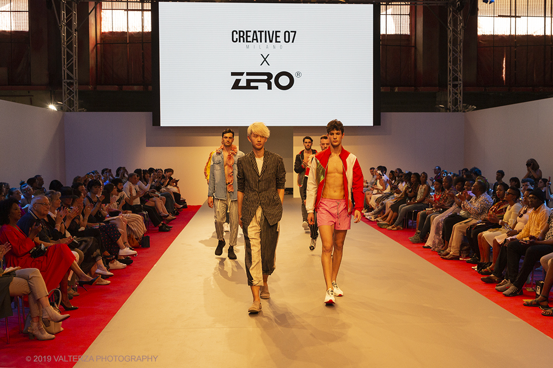 _X9B8848.jpg - 27-06-2019. Torino, quest'anno la Cina  ha aperto le sfilate della settimana di moda  della TFW . Nella foto una creazione Creative 07 per Zero.