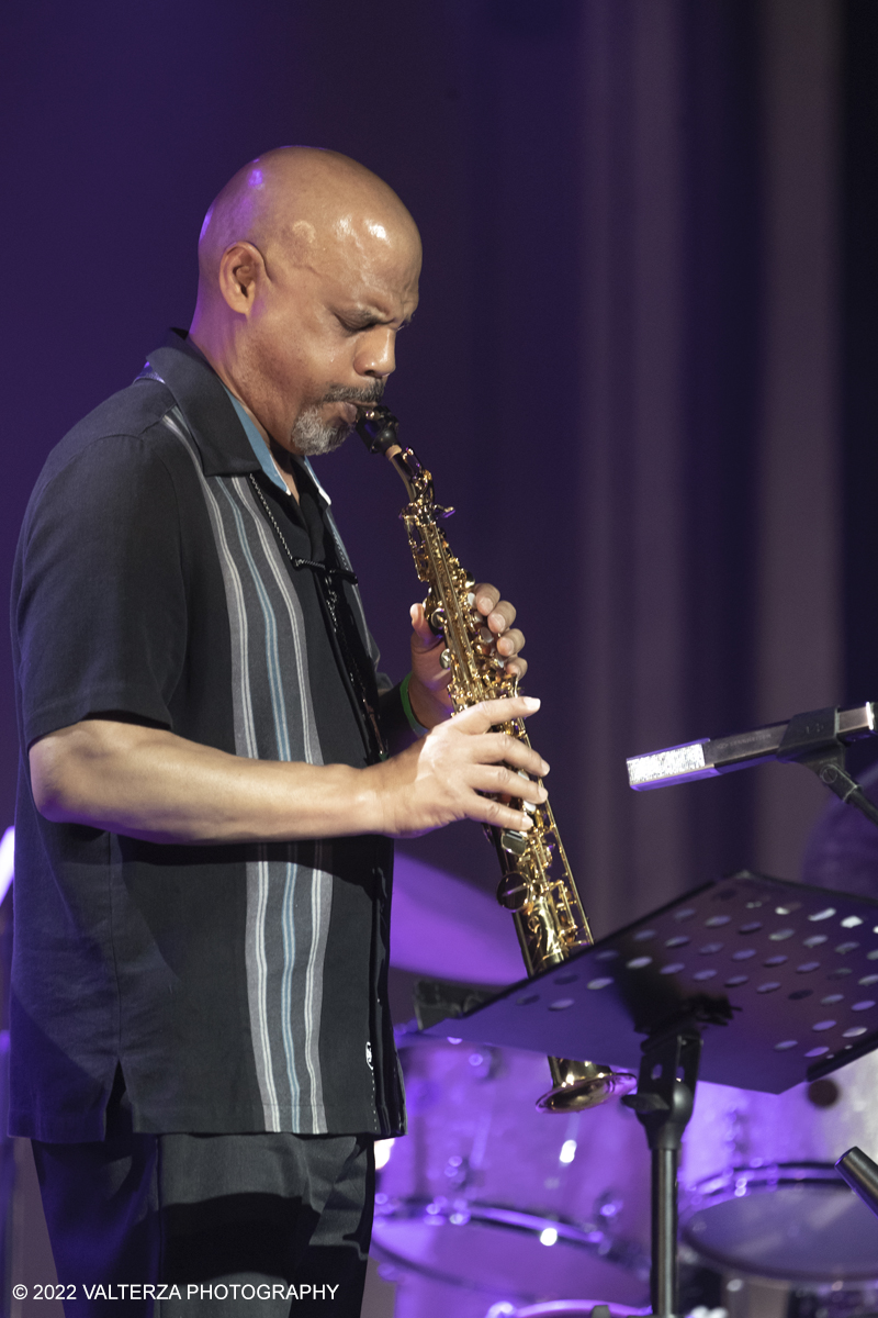 _G3I9696.jpg - 16/06/2020.Torino.  Something more concerto. Buster Williams Ã¨ uno dei grandi maestri del contrabbasso contemporaneo e compare in dischi storici di grandi interpreti del jazz. Si Ã¨ esibito  al TJF anche nelle vesti di compositore alla guida di un quartetto dove era presente una  star della batteria come Lenny White. Nella foto Steve Wilson , sassofono alto e tenore