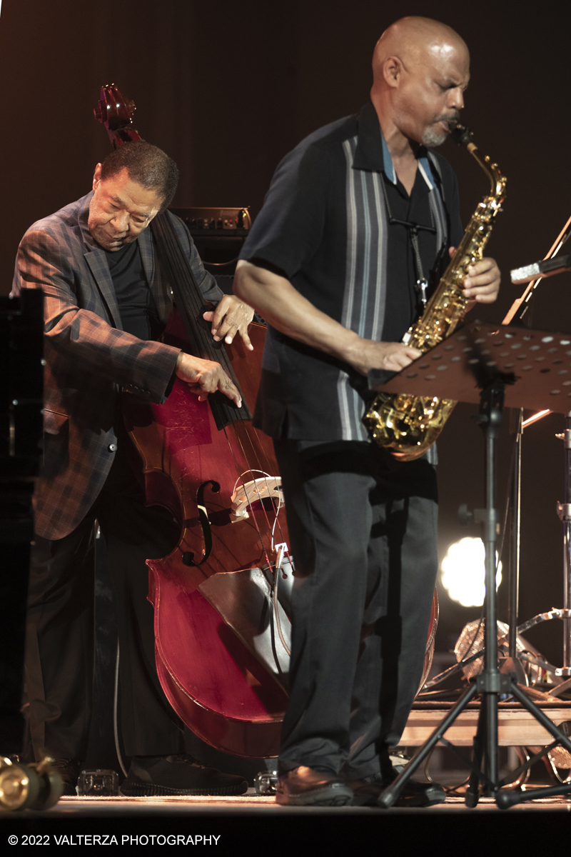 _G3I9796.jpg - 16/06/2020.Torino.  Something more concerto. Buster Williams Ã¨ uno dei grandi maestri del contrabbasso contemporaneo e compare in dischi storici di grandi interpreti del jazz. Si Ã¨ esibito  al TJF anche nelle vesti di compositore alla guida di un quartetto dove era presente una  star della batteria come Lenny White. Nella foto Steve Wilson , sassofono alto e tenore e Buster Williams, contrabbasso