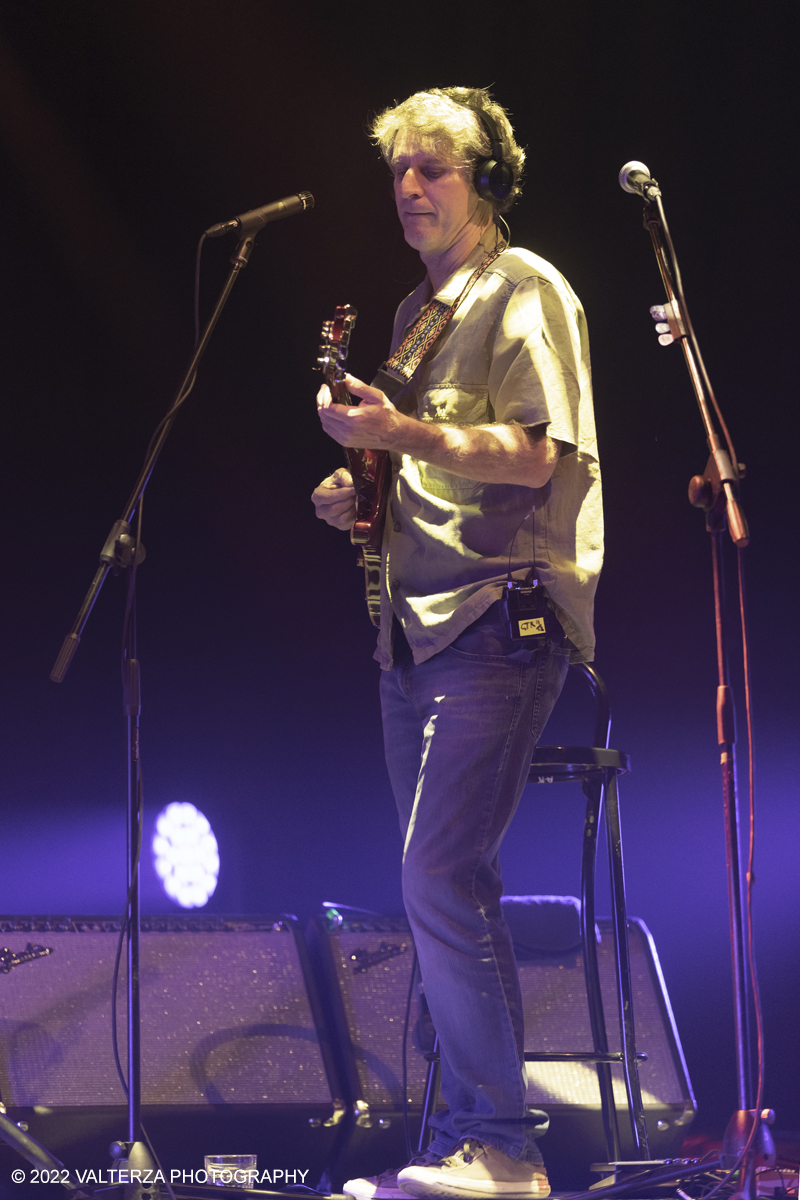 _G3I9015.jpg - 15/06/2022.Torino. Nascimento Ã¨ un idolo della musica brasiliana, un cantautore celebrato in tutto il Mondo. Parte da Torino il tour di addio ai palchi di Nascimiento. Nella foto Wilson Lopes alla chitarra