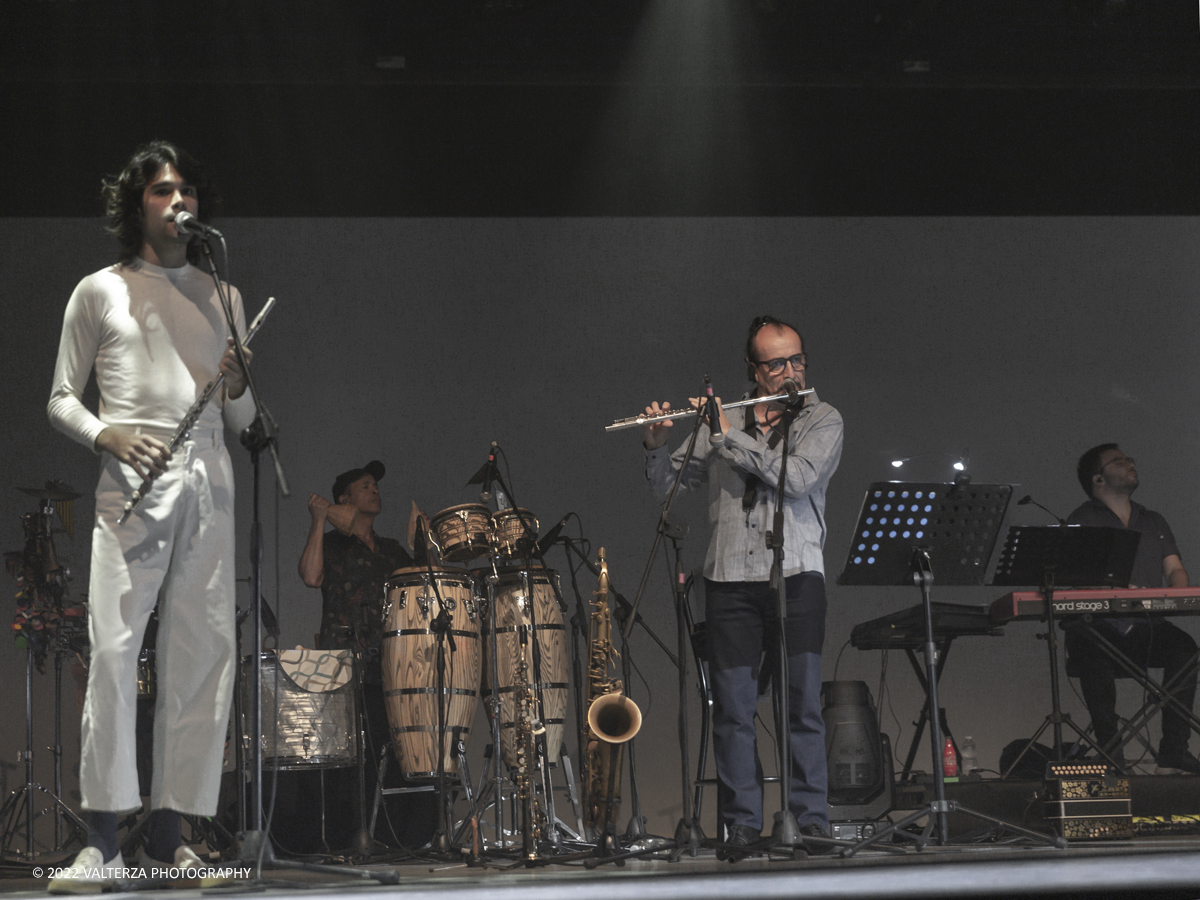 _X9B9953.jpg - 15/06/2022.Torino. Nascimento Ã¨ un idolo della musica brasiliana, un cantautore celebrato in tutto il Mondo. Parte da Torino il tour di addio ai palchi di Nascimiento. Nella foto parte del complesso di Milton Nascimento