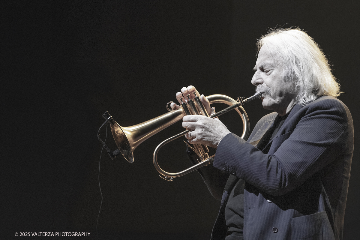 _G5A7404.jpg - 23-04-20'25. Tortino. Torino Jazz Festival 2025ENRICO RAVA â€œFEARLESS FIVEâ€� - Teatro ColosseoEnrico Rava, tromba, flicornoMatteo Paggi, tromboneFrancesco Diodati, chitarraFrancesco Ponticelli, contrabbassoEvita Polidoro, batteria, voce