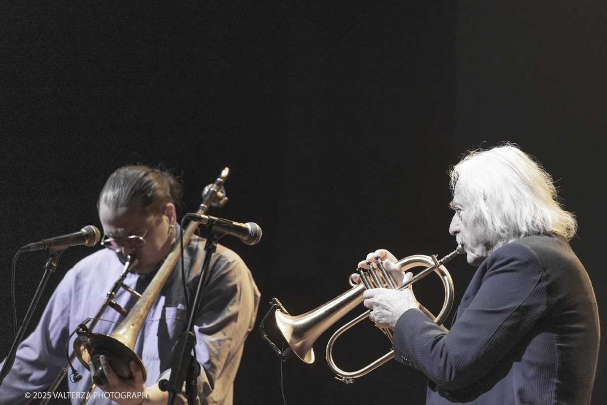 _G5A7505.jpg - 23-04-20'25. Tortino. Torino Jazz Festival 2025ENRICO RAVA â€œFEARLESS FIVEâ€� - Teatro ColosseoEnrico Rava, tromba, flicornoMatteo Paggi, tromboneFrancesco Diodati, chitarraFrancesco Ponticelli, contrabbassoEvita Polidoro, batteria, voce