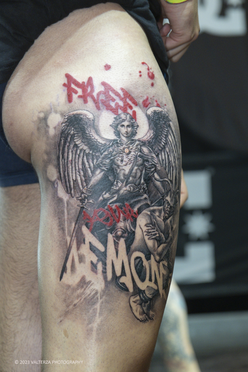 _DSF7880.jpg - 23/09/2023. Torino. Torino Tattoo Convention torna in grande stile in una prestigiosa location e un selezionato parterre di artisti tatuatori e spettacoli per intrattenere il pubblico. Nella foto tatuaggio in concorso nella categoria Others Styles