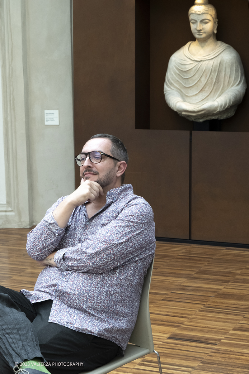 _DSF6403.jpg - 04/10/2023. Torino. La mostra, senza avere la pretesa di essere esaustiva, presenta una selezione di manufatti che offrono alternative al paradigma eurocentrico dellâ€™eccellenza artistica, riaffermando il ruolo cruciale svolto dallâ€™Asia centrale nella creazione e nella trasmissione di idee su scala globale. Dal 5 ottobre 2023 fino al 1Â° settembre 2024.Dopo Torino la mostra andrÃ  a Shangai. Nella foto un momento della presentazione della mostra, Davide Quadrio il Direttore del MAO