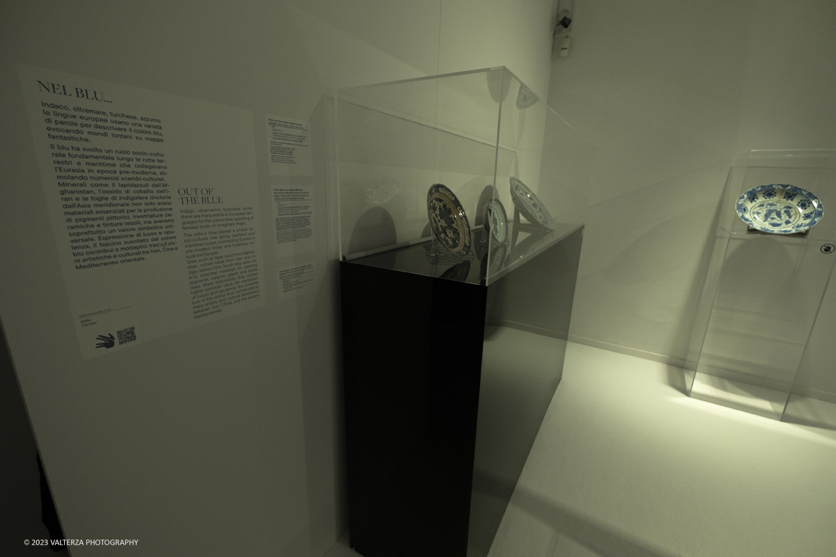 _DSF8322.jpg - 04/10/2023. Torino. La mostra, senza avere la pretesa di essere esaustiva, presenta una selezione di manufatti che offrono alternative al paradigma eurocentrico dellâ€™eccellenza artistica, riaffermando il ruolo cruciale svolto dallâ€™Asia centrale nella creazione e nella trasmissione di idee su scala globale. Dal 5 ottobre 2023 fino al 1Â° settembre 2024.Dopo Torino la mostra andrÃ  a Shangai. Nella foto la sala iniziale del percorso della mostra