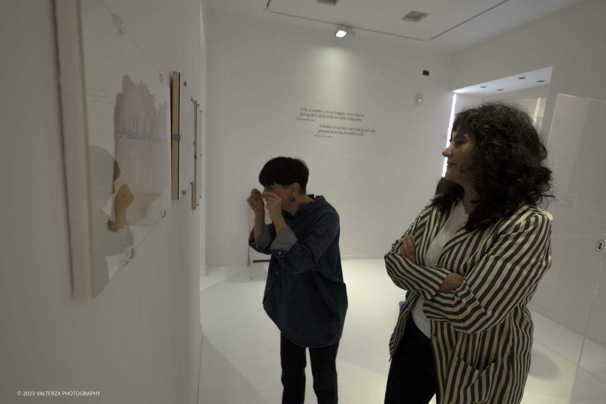 _DSF8397.jpg - 04/10/2023. Torino. La mostra, senza avere la pretesa di essere esaustiva, presenta una selezione di manufatti che offrono alternative al paradigma eurocentrico dellâ€™eccellenza artistica, riaffermando il ruolo cruciale svolto dallâ€™Asia centrale nella creazione e nella trasmissione di idee su scala globale. Dal 5 ottobre 2023 fino al 1Â° settembre 2024.Dopo Torino la mostra andrÃ  a Shangai. Nella foto in visita alla mostra