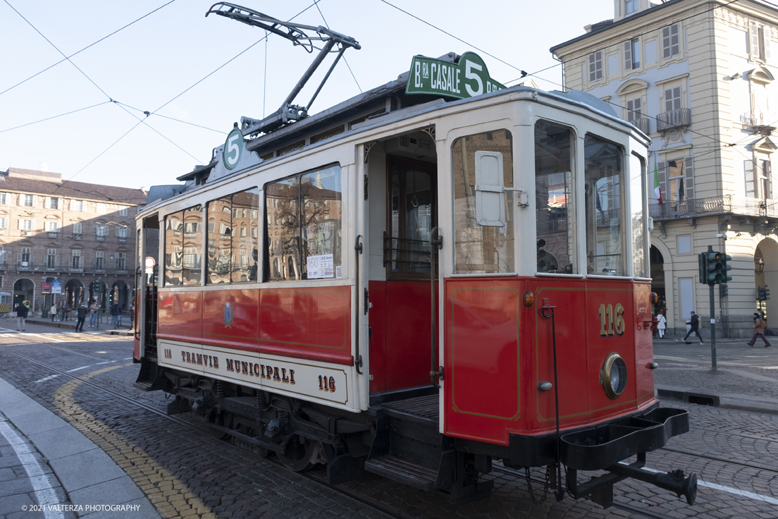 _DSF8674.jpg - 05/12/2021.Torino. Il Trolley Festival  giunge alla 15Â° edizione  e questâ€™anno Ã¨ anche lâ€™occasione per lâ€™apertura dei festeggiamenti per i 150 anni del tram a Torino. La prima corsa di un tram a cavalli avvenne infatti il 29 dicembre 1871. Nella foto  vettura ATM Torino anno di costruzione 1911 oggi Ã¨ il tram circolante piÃ¹ anziano dell'intero parco storico torinese.