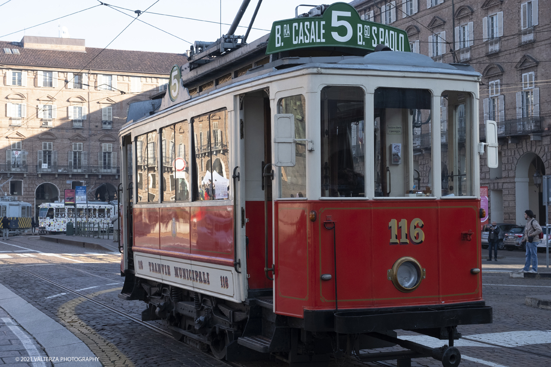 _DSF8683.jpg - 05/12/2021.Torino. Il Trolley Festival  giunge alla 15Â° edizione  e questâ€™anno Ã¨ anche lâ€™occasione per lâ€™apertura dei festeggiamenti per i 150 anni del tram a Torino. La prima corsa di un tram a cavalli avvenne infatti il 29 dicembre 1871. Nella foto vettura ATM Torino anno di costruzione 1911 oggi Ã¨ il tram circolante piÃ¹ anziano dell'intero parco storico torinese.