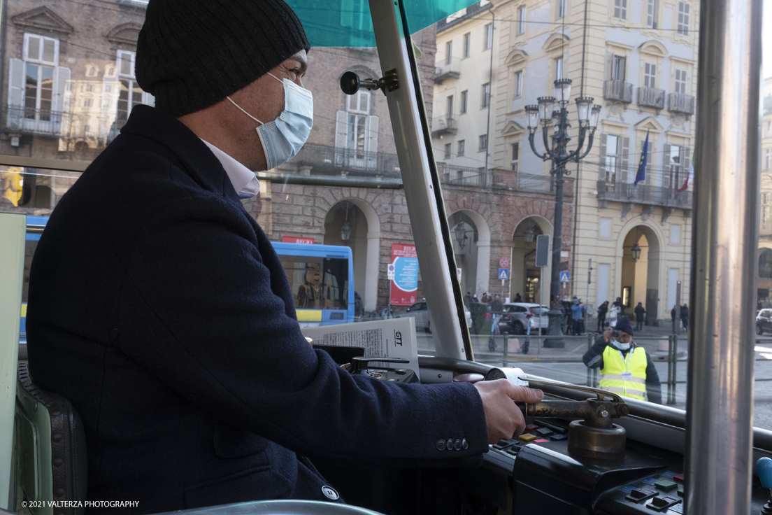 _DSF8777.jpg - 05/12/2021.Torino. Il Trolley Festival  giunge alla 15Â° edizione  e questâ€™anno Ã¨ anche lâ€™occasione per lâ€™apertura dei festeggiamenti per i 150 anni del tram a Torino. La prima corsa di un tram a cavalli avvenne infatti il 29 dicembre 1871. Nella foto interno cabina guida di uno dei tram storici