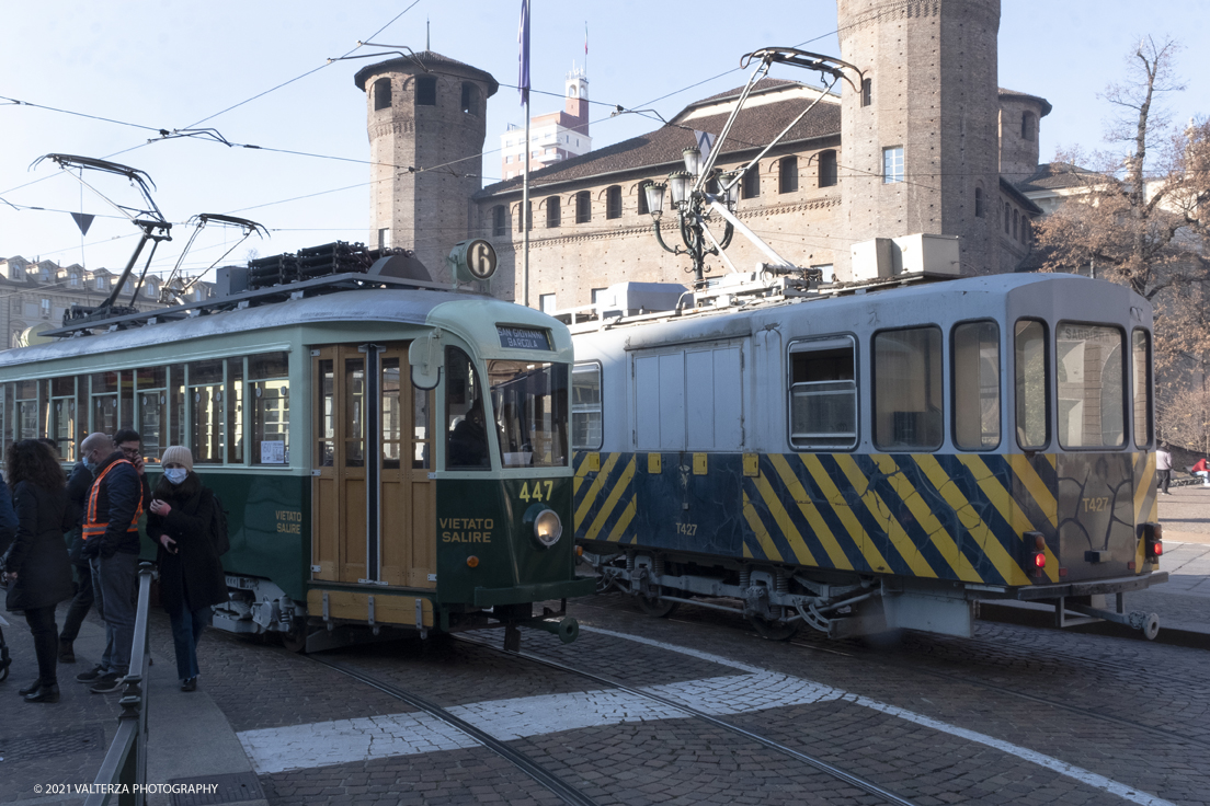 _DSF8837.jpg - 05/12/2021.Torino. Il Trolley Festival  giunge alla 15Â° edizione  e questâ€™anno Ã¨ anche lâ€™occasione per lâ€™apertura dei festeggiamenti per i 150 anni del tram a Torino. La prima corsa di un tram a cavalli avvenne infatti il 29 dicembre 1871. Nella foto tram storici in circolazzione con trasporto passeggeri in occasione del festival