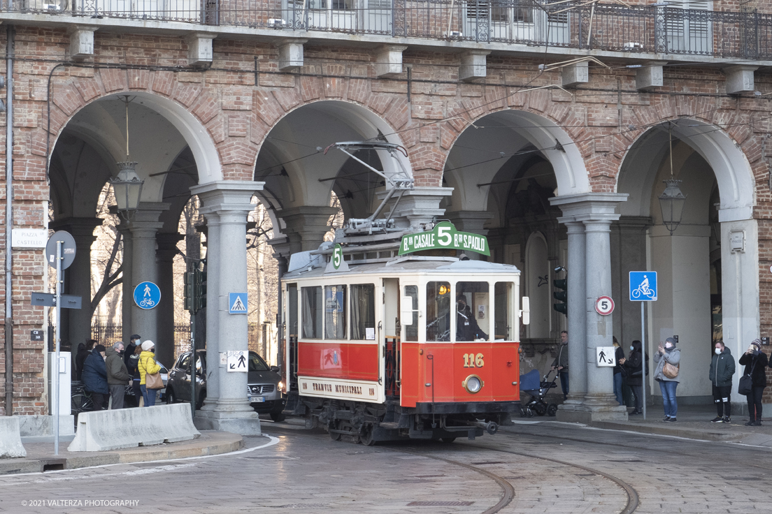 _DSF8856.jpg - 05/12/2021.Torino. Il Trolley Festival  giunge alla 15Â° edizione  e questâ€™anno Ã¨ anche lâ€™occasione per lâ€™apertura dei festeggiamenti per i 150 anni del tram a Torino. La prima corsa di un tram a cavalli avvenne infatti il 29 dicembre 1871. Nella foto vettura ATM Torino anno di costruzione 1911 oggi Ã¨ il tram circolante piÃ¹ anziano dell'intero parco storico torinese.