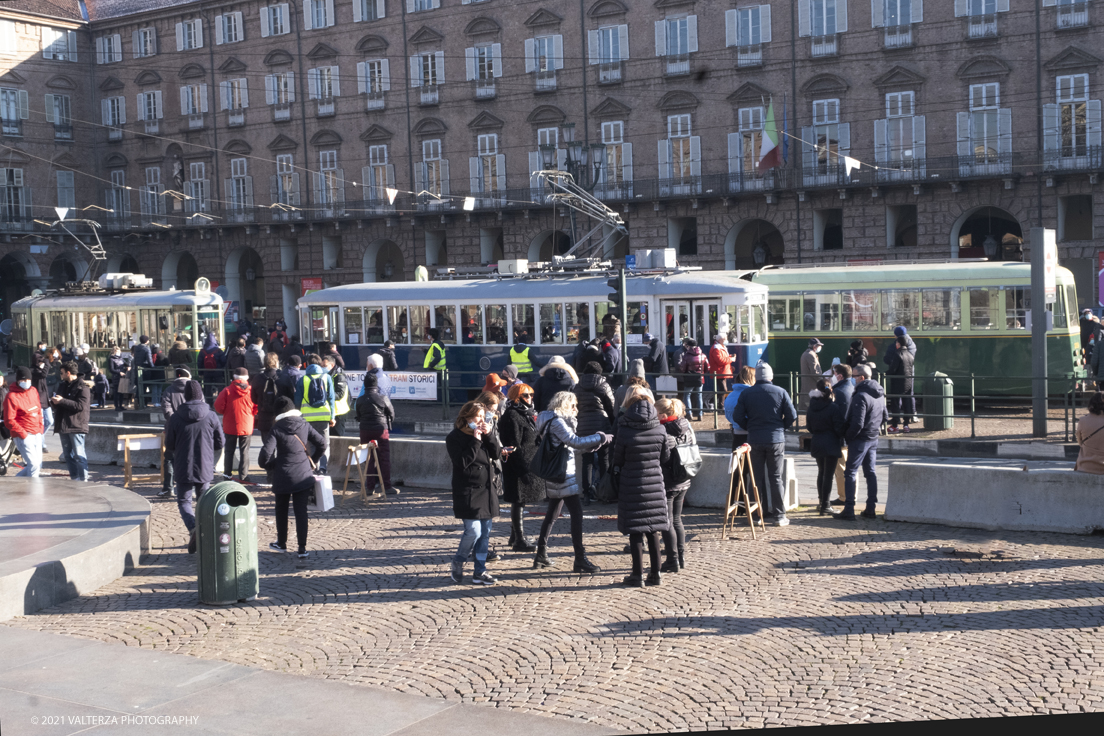 _DSF8945.jpg - 05/12/2021.Torino. Il Trolley Festival  giunge alla 15Â° edizione  e questâ€™anno Ã¨ anche lâ€™occasione per lâ€™apertura dei festeggiamenti per i 150 anni del tram a Torino. La prima corsa di un tram a cavalli avvenne infatti il 29 dicembre 1871. Nella foto area di partenza ed arrivo dei tram storici con trasposrto passeggeri in occasione del festival