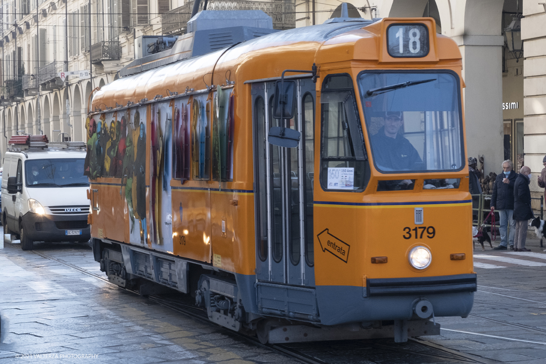 _DSF8949.jpg - 05/12/2021.Torino. Il Trolley Festival  giunge alla 15Â° edizione  e questâ€™anno Ã¨ anche lâ€™occasione per lâ€™apertura dei festeggiamenti per i 150 anni del tram a Torino. La prima corsa di un tram a cavalli avvenne infatti il 29 dicembre 1871. Nella foto tram ATM Torino anno di costruzione: 1958 .E' il primo ed unico tram al mondo caratterizzato dalla possibilitÃ  di trasformarsi in palco, aprendo quasi completamente una fiancata