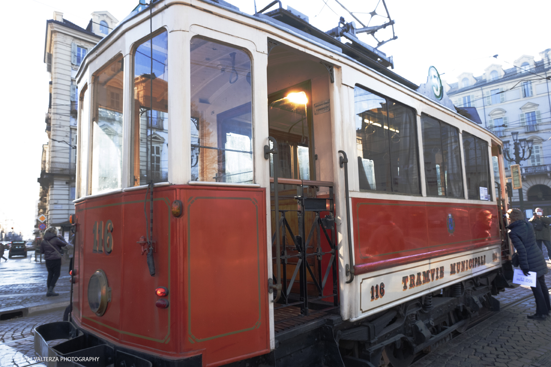 _DSF8953.jpg - 05/12/2021.Torino. Il Trolley Festival  giunge alla 15Â° edizione  e questâ€™anno Ã¨ anche lâ€™occasione per lâ€™apertura dei festeggiamenti per i 150 anni del tram a Torino. La prima corsa di un tram a cavalli avvenne infatti il 29 dicembre 1871. Nella foto vettura ATM Torino anno di costruzione 1911 oggi Ã¨ il tram circolante piÃ¹ anziano dell'intero parco storico torinese.