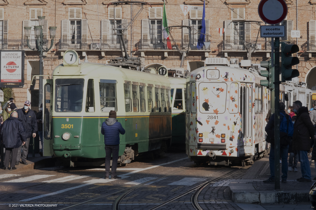 _DSF8997.jpg - 05/12/2021.Torino. Il Trolley Festival  giunge alla 15Â° edizione  e questâ€™anno Ã¨ anche lâ€™occasione per lâ€™apertura dei festeggiamenti per i 150 anni del tram a Torino. La prima corsa di un tram a cavalli avvenne infatti il 29 dicembre 1871. Nella foto tram storici in circolazzione con trasporto passeggeri in occasione del festival