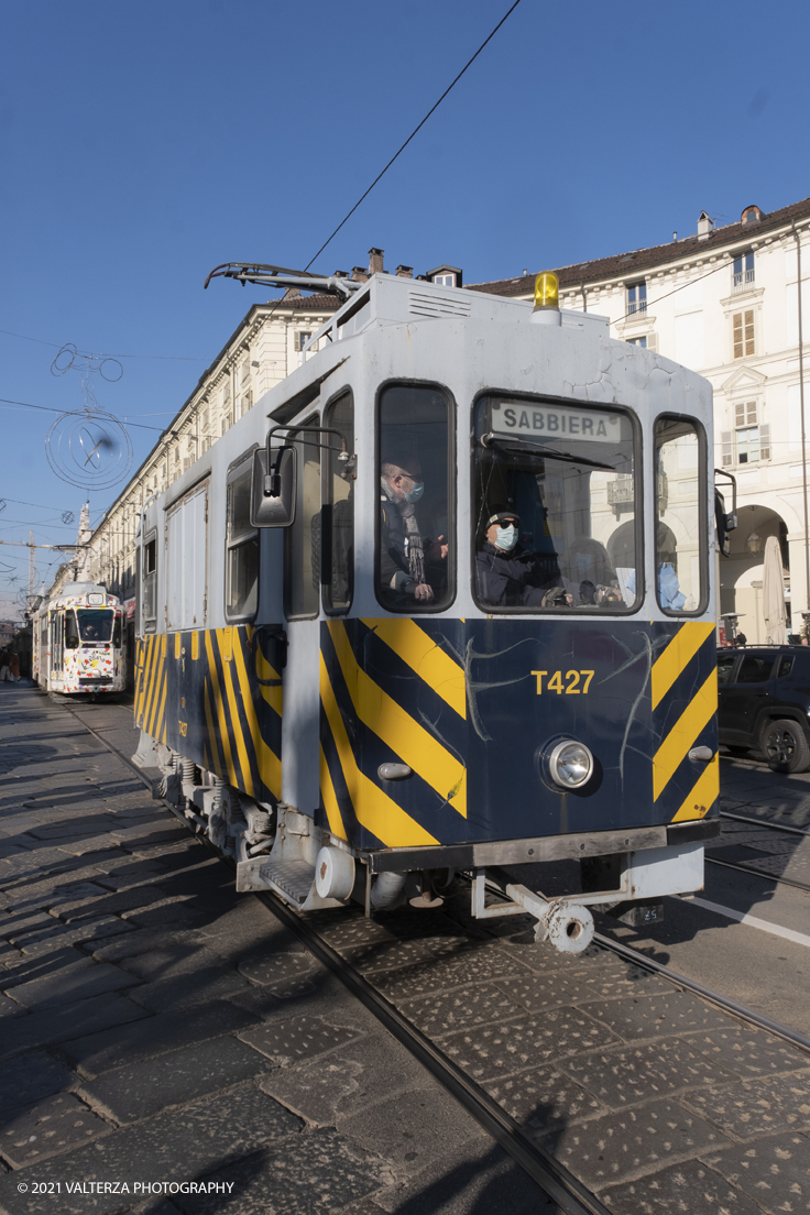 _DSF9078.jpg - 05/12/2021.Torino. Il Trolley Festival  giunge alla 15Â° edizione  e questâ€™anno Ã¨ anche lâ€™occasione per lâ€™apertura dei festeggiamenti per i 150 anni del tram a Torino. La prima corsa di un tram a cavalli avvenne infatti il 29 dicembre 1871. Nella foto la parata dei tram storici in piazza Vittorio a fine manifestazione.