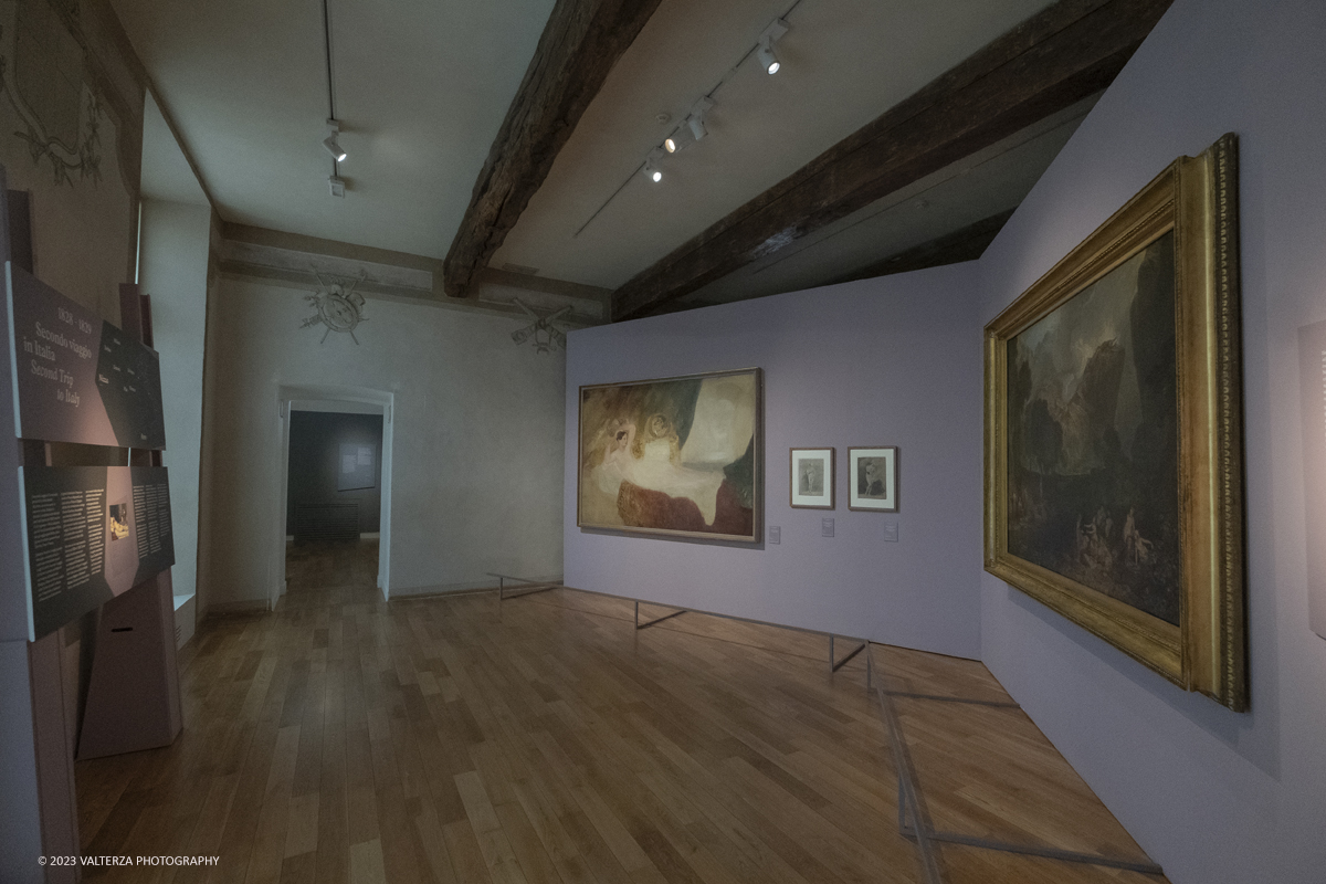 _DSF6908.jpg - 12/10/2023. Venaria Reale. La Reggia di Venaria prosegue anche la collaborazione con la Tate UK celebrando il grande pittore romantico inglese: Joseph Mallord William Turner (1775-1851). La mostra, curata dalla storica dellâ€™arte inglese Anne Lyles, presenta dal 13 ottobre 2023 al 28 gennaio 2024 la selezione di una quarantina di opere provenienti dal celebre museo londinese. Nella foto parte dell'allestimento della mostra