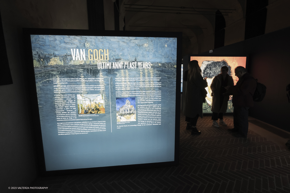 _DSF5619.jpg - 17/03/2023. Torino. Arriva a Torino VanGogh experience,  la mostra multimediale che abbraccia il visitatore in una nuova esperienza multisensoriale. Nella foto la prima parte della mostra