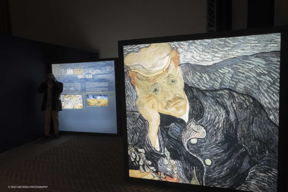 _DSF5694.jpg - 17/03/2023. Torino. Arriva a Torino VanGogh experience,  la mostra multimediale che abbraccia il visitatore in una nuova esperienza multisensoriale. Nella foto la prima parte della mostra