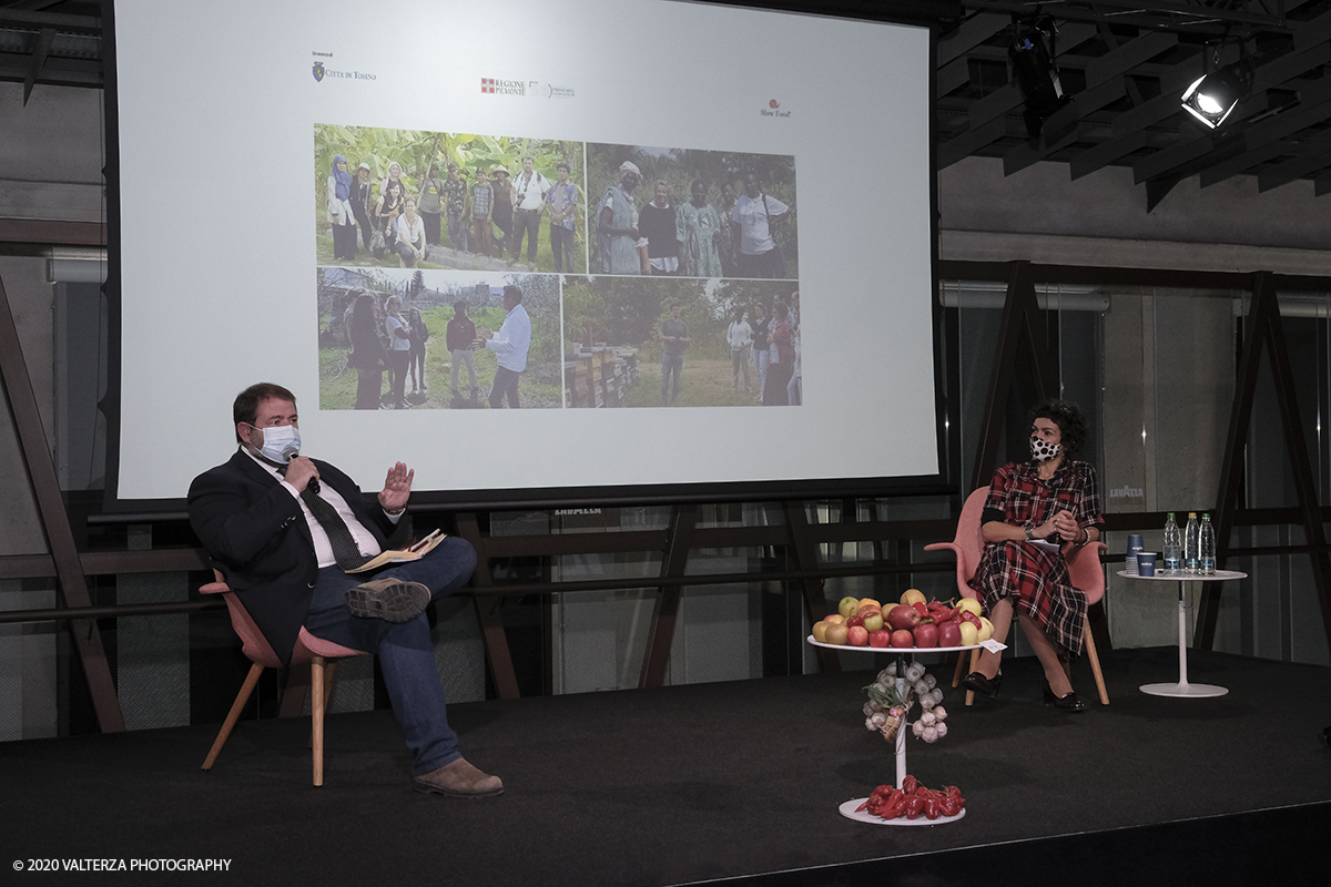 _DSF8104.jpg - 17/10/2020. Torino. Nuvola Lavazza. 20 anni in nome della BiodiversitÃ . Nella foto l'intervento di Francesco Sottile nell'intervista di Carla Coccolo