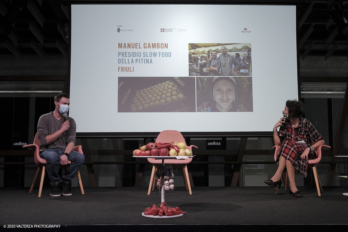 _DSF8197.jpg - 17/10/2020. Torino. Nuvola Lavazza. 20 anni in nome della BiodiversitÃ . Nella foto l'intervento di Manuel Gambon   nell'intervista di Carla Coccolo