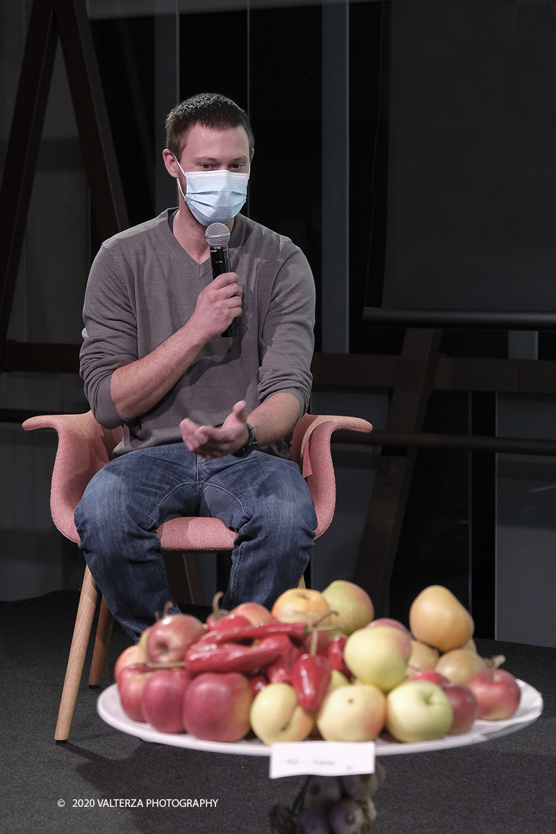 _DSF8205.jpg - 17/10/2020. Torino. Nuvola Lavazza. 20 anni in nome della BiodiversitÃ . Nella foto l'intervento di Manuel Gambon   nell'intervista di Carla Coccolo