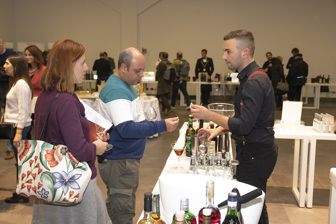 _DSF4796.jpg - 16-11-2019. Torino.   al vino aromatizzato Ã¨ stato dedicato un weekned giornata con degustazioni, miscelazioni e workshop, organizzata dallâ€™Istituto del Vermouth che ha invitato i 18 produttori storici per raccontare segreti e tradizione dello storico aperitivo. Nella foto l'area dove si preparano e si degustano i cocktails a badse di Vermouth