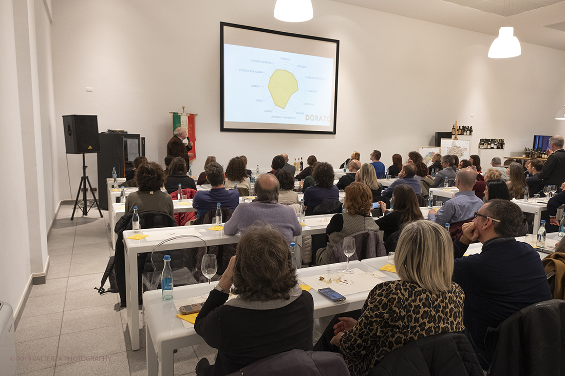 _DSF4838.jpg - 16-11-2019. Torino.   al vino aromatizzato Ã¨ stato dedicato un weekned giornata con degustazioni, miscelazioni e workshop, organizzata dallâ€™Istituto del Vermouth che ha invitato i 18 produttori storici per raccontare segreti e tradizione dello storico aperitivo. Nella foto l'ara dove si svolgono i workshop sul vermouth  per raccontare segreti e tradizione dello storico aperitivo.