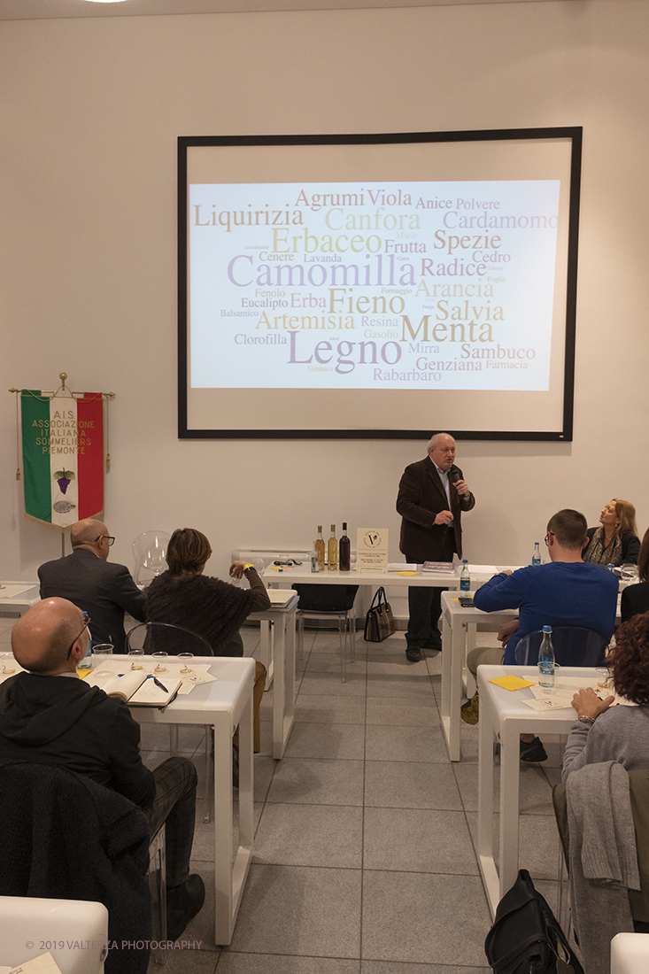 _DSF4864.jpg - 16-11-2019. Torino.   al vino aromatizzato Ã¨ stato dedicato un weekned giornata con degustazioni, miscelazioni e workshop, organizzata dallâ€™Istituto del Vermouth che ha invitato i 18 produttori storici per raccontare segreti e tradizione dello storico aperitivo. Nella foto l'ara dove si svolgono i workshop sul vermouth  per raccontare segreti e tradizione dello storico aperitivo.