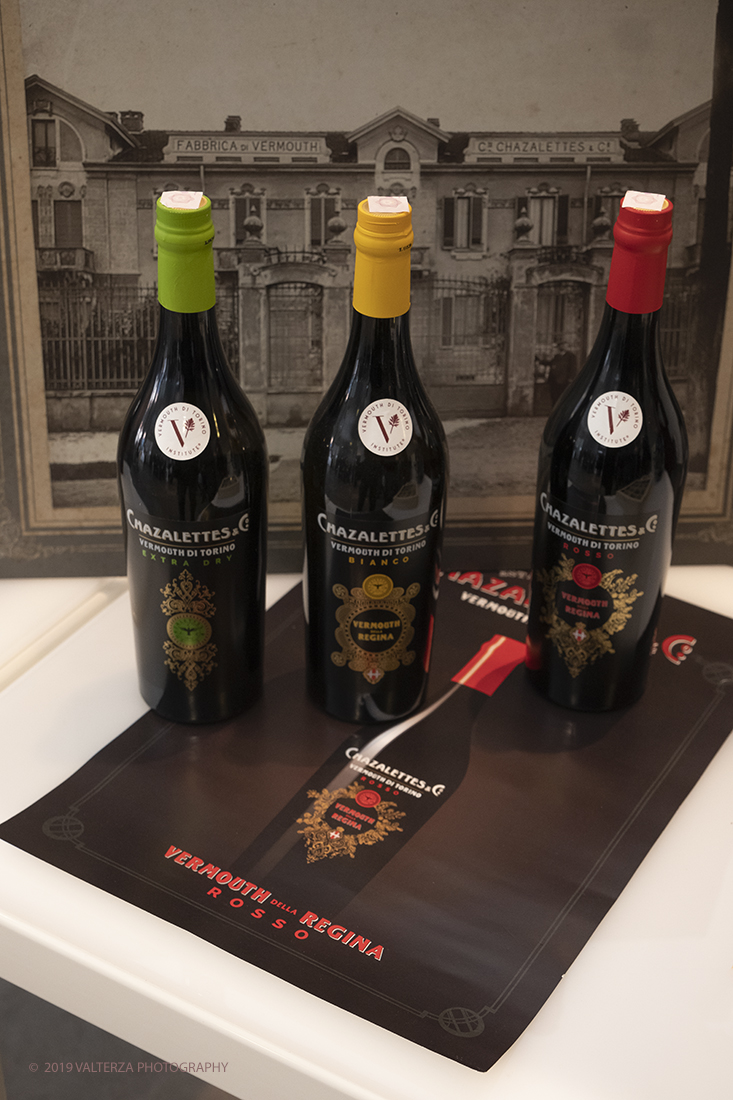 _DSF4924.jpg - 16-11-2019. Torino.   al vino aromatizzato Ã¨ stato dedicato un weekned giornata con degustazioni, miscelazioni e workshop, organizzata dallâ€™Istituto del Vermouth che ha invitato i 18 produttori storici per raccontare segreti e tradizione dello storico aperitivo. Nella foto l'area dove si degustano i Vermouth di 18 produttori storici italiani.