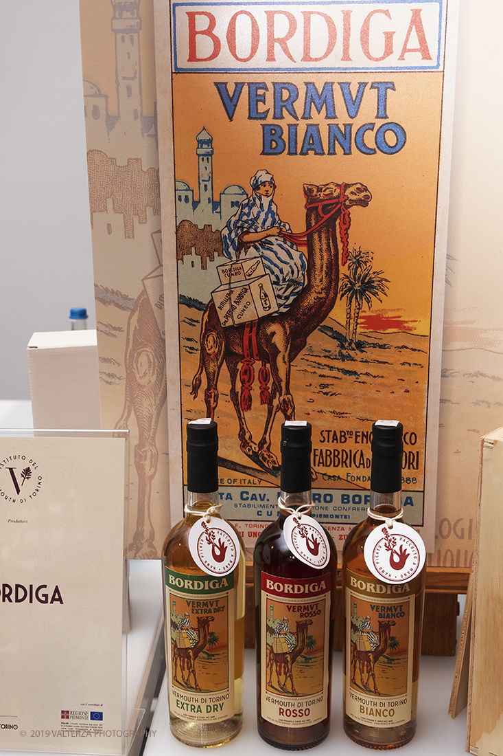 _DSF4980.jpg - 16-11-2019. Torino.   al vino aromatizzato Ã¨ stato dedicato un weekned giornata con degustazioni, miscelazioni e workshop, organizzata dallâ€™Istituto del Vermouth che ha invitato i 18 produttori storici per raccontare segreti e tradizione dello storico aperitivo. Nella foto l'area dove si degustano i Vermouth di 18 produttori storici italiani.