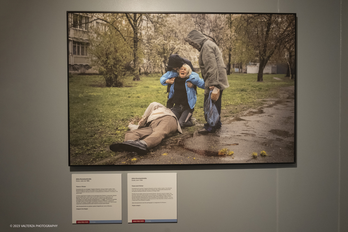 _DSF6142.jpg - 22/09/2023. Torino. Ritorna a Torino per il settimo anno consecutivo la World Press Photo Exhibition 2023  la piÃ¹ prestigiosa mostra internazionale di fotogiornalismo al mondo. Nella foto immagine di Alkis Konstatinidis, Yana e Victor