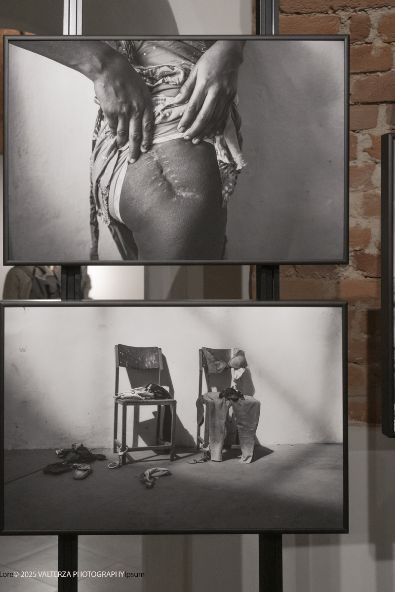 DSCF0102.jpg - World Press Photo Exhibition 2025 all’Accademia Albertina di Torino Il percorso espositivo presenta i lavori pubblicati dalle più autorevoli testate internazionali – da National Geographic a BBC, da CNN a Le Monde ed El PaÃs – e si conferma uno degli appuntamenti più attesi  per chi vuole comprendere il mondo attraverso lo sguardo dei reporter. Nella foto Categoria Progetti a lungo termine fotografa Cinzia Canneri Servizio I corpi delle donne come campi di battaglia