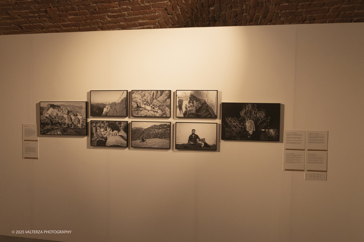 _DSF0135.jpg - World Press Photo Exhibition 2025 all’Accademia Albertina di Torino Il percorso espositivo presenta i lavori pubblicati dalle più autorevoli testate internazionali – da National Geographic a BBC, da CNN a Le Monde ed El PaÃs – e si conferma uno degli appuntamenti più attesi  per chi vuole comprendere il mondo attraverso lo sguardo dei reporter. Nella foto parte dell'allestimento