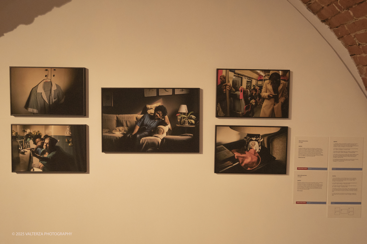 _DSF0191.jpg - World Press Photo Exhibition 2025 all’Accademia Albertina di Torino Il percorso espositivo presenta i lavori pubblicati dalle più autorevoli testate internazionali – da National Geographic a BBC, da CNN a Le Monde ed El PaÃs – e si conferma uno degli appuntamenti più attesi  per chi vuole comprendere il mondo attraverso lo sguardo dei reporter. Nella foto Categoria Reportage Fotografa maria Abranchea Servizio Maria