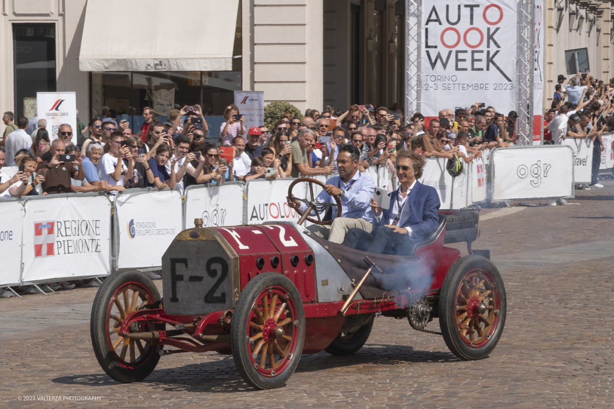 _DSF2566.jpg - 02/09/2023. Torino. Autolook Week Torino Ã¨ il festival che celebra la storia del motorsport e le auto da competizione. Nella foto la FIAT 130 hp, 1907 guida la parata finale di parte delle vetture esposte, il passeggero Ã¨ il Presidente del MAUTO architetto Benedetto Camerana
