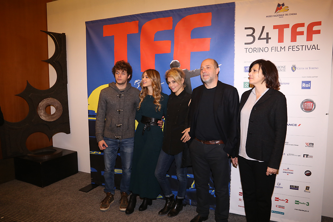 ConfStampa_80.jpg - Andrea Molaioli (regista), Jasmine Trinca, Ludovico Tersigni, Barbara Ramella (attori), Francesco Bruni, Ludovica Rampoldi (sceneggiatori), Francesca Cima, Paola Malanga (produttrici) di Slam – Tutto per una ragazza(Italia, 2016).
