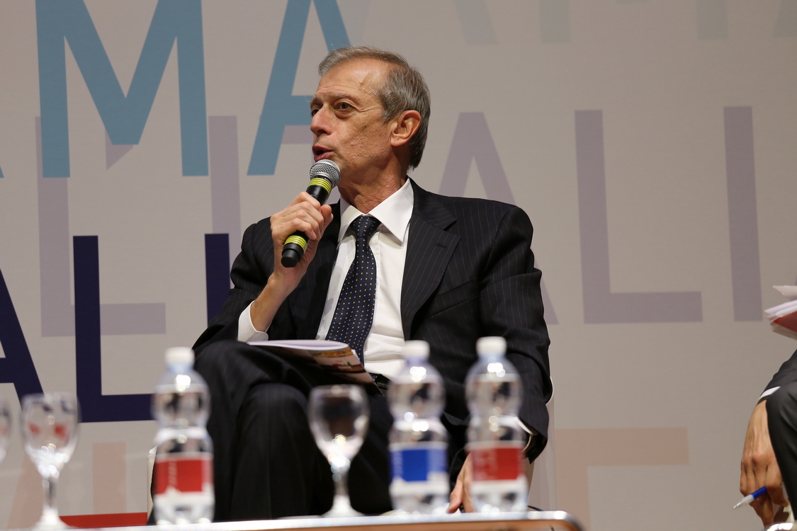 ANCI2015_048.JPG - Giuliano Pisapia con Fassino: Da Expo al Giubileo 2016: un impegno che continua...