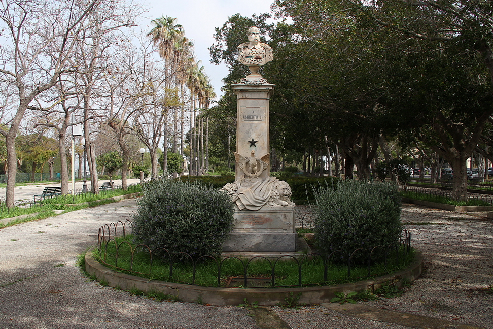 Augusta_040.JPG - Augusta - Giardini - Monumento a Umberto I