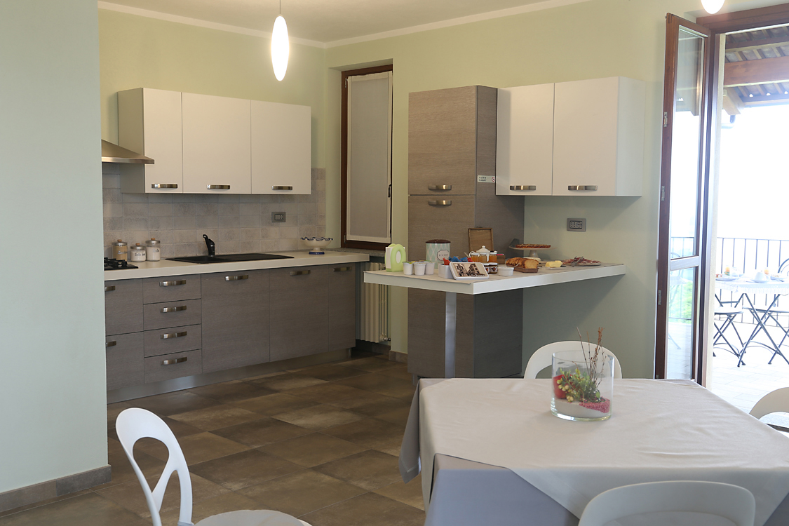 CàColomba_53.jpg - Cucina La funzionale cucina è dotata di ogni comfort ed è a completa disposizione degli ospiti. 