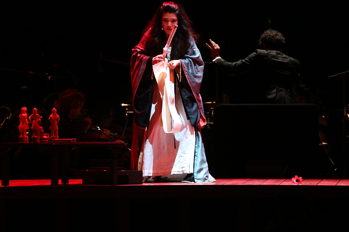 MadamaButterfly_242.jpg
