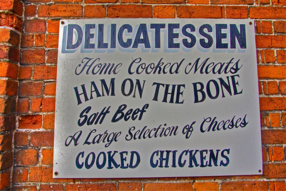 16.jpg - E come ogni paese inglese che si rispetti qui si mangia carne...in tutti i modi!