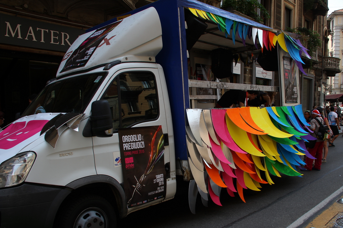 Gaypride2015_001.JPG - Torino 27 Giugno 2015 Gay Pride - Preparativi prima della sfilata