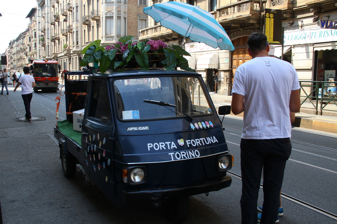 Gaypride2015_019.JPG - Torino 27 Giugno 2015 Gay Pride - Preparativi prima della sfilata