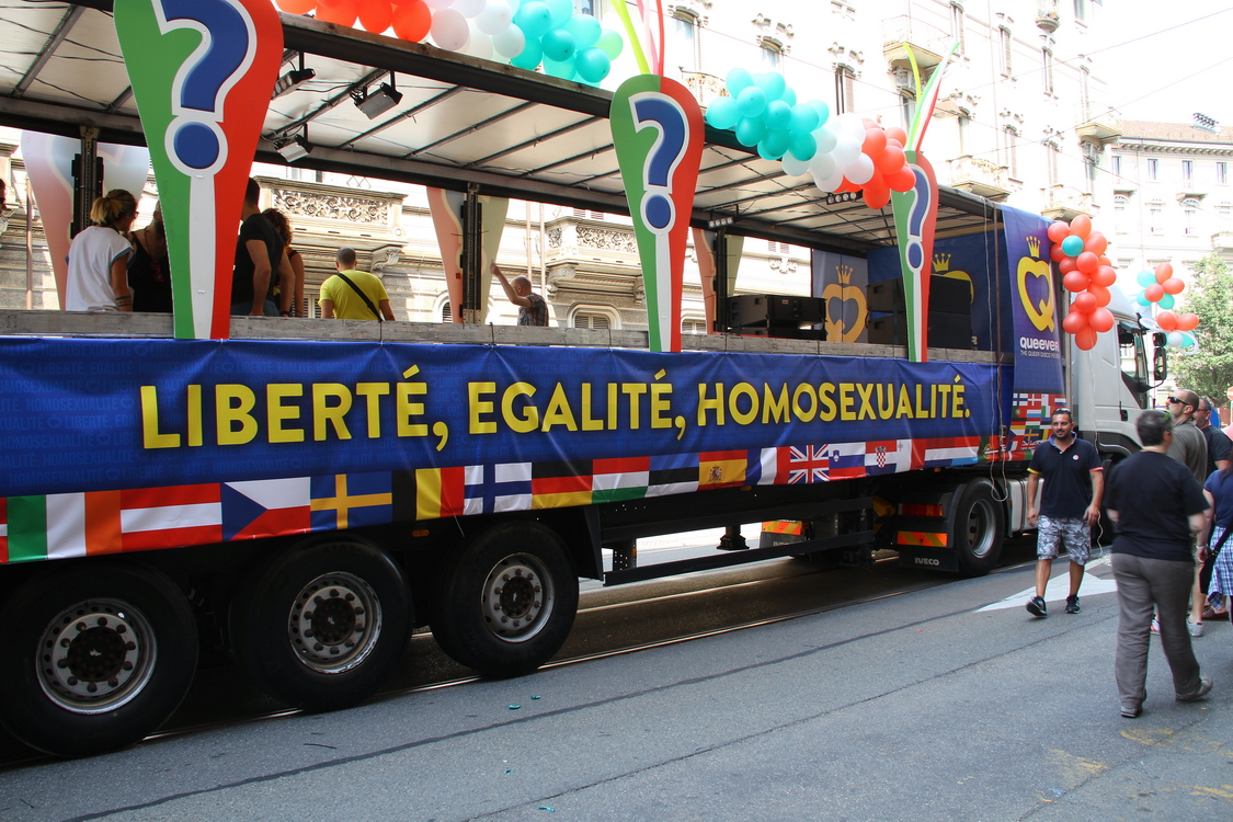 Gaypride2015_025.JPG - Torino 27 Giugno 2015 Gay Pride - Preparativi prima della sfilata