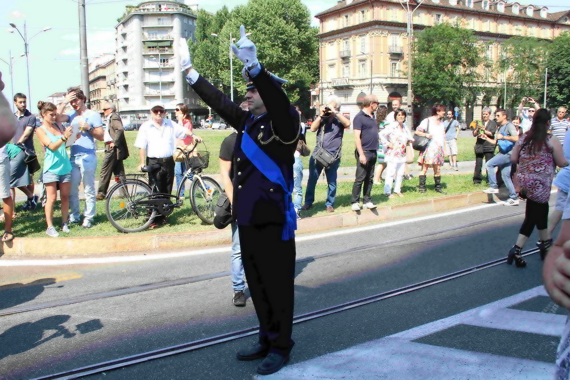 Gaypride2015_049.JPG - La banda Musicale dei Vigili urbani di Torino apre la sfilata